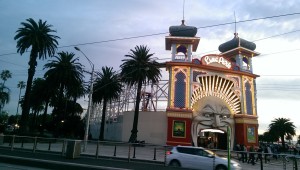 Der Luna Park (ein Freizeitpark in St Kilda in Melbourne)